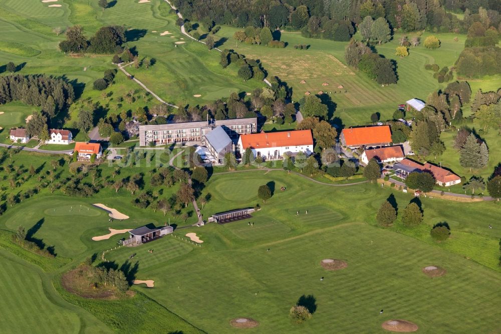 Bad Waldsee aus der Vogelperspektive: Clubhaus des Fürstlichen Golfclubs Oberschwaben e.V. in Bad Waldsee im Bundesland Baden-Württemberg, Deutschland