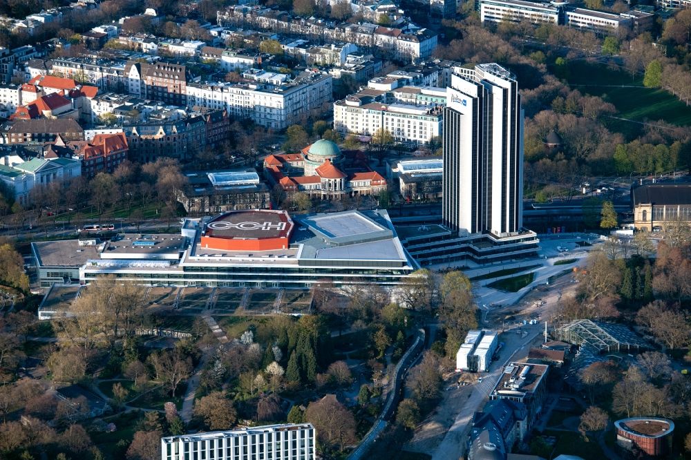 Hamburg von oben - Congress Center am Hochhaus- Gebäude der Hotelanlage Radisson Blu in Hamburg, Deutschland
