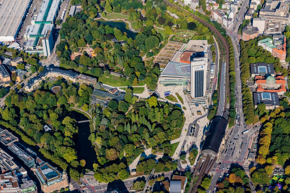 Luftaufnahme Hamburg - Congress Center am Hochhaus- Gebäude der Hotelanlage Radisson Blu in Hamburg, Deutschland