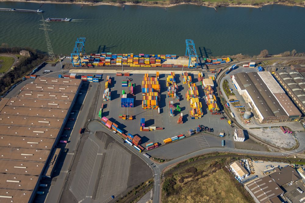 Duisburg aus der Vogelperspektive: Container- Terminal im GVZ Güterverkehrszentrum in Duisburg im Bundesland Nordrhein-Westfalen, Deutschland