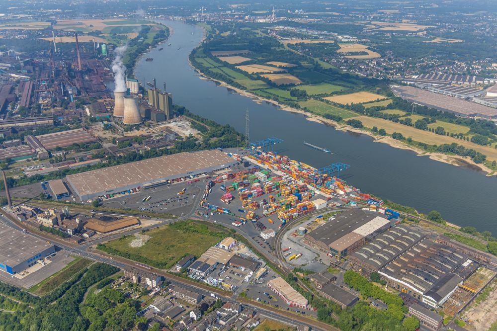 Duisburg von oben - Container- Terminal der Rhein-Ruhr Terminal Gesellschaft für Container- und Güterumschlag mbH in Duisburg im Bundesland Nordrhein-Westfalen, Deutschland