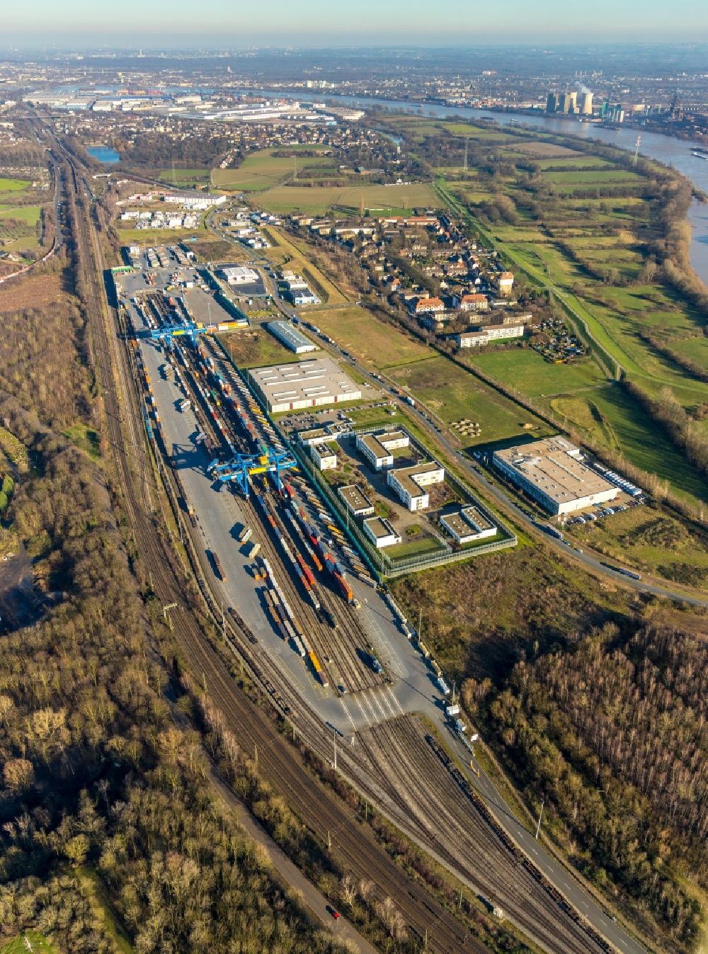 Luftbild Duisburg - Container- Terminal Samskip Multimodal Rail Terminal in Duisburg im Bundesland Nordrhein-Westfalen, Deutschland