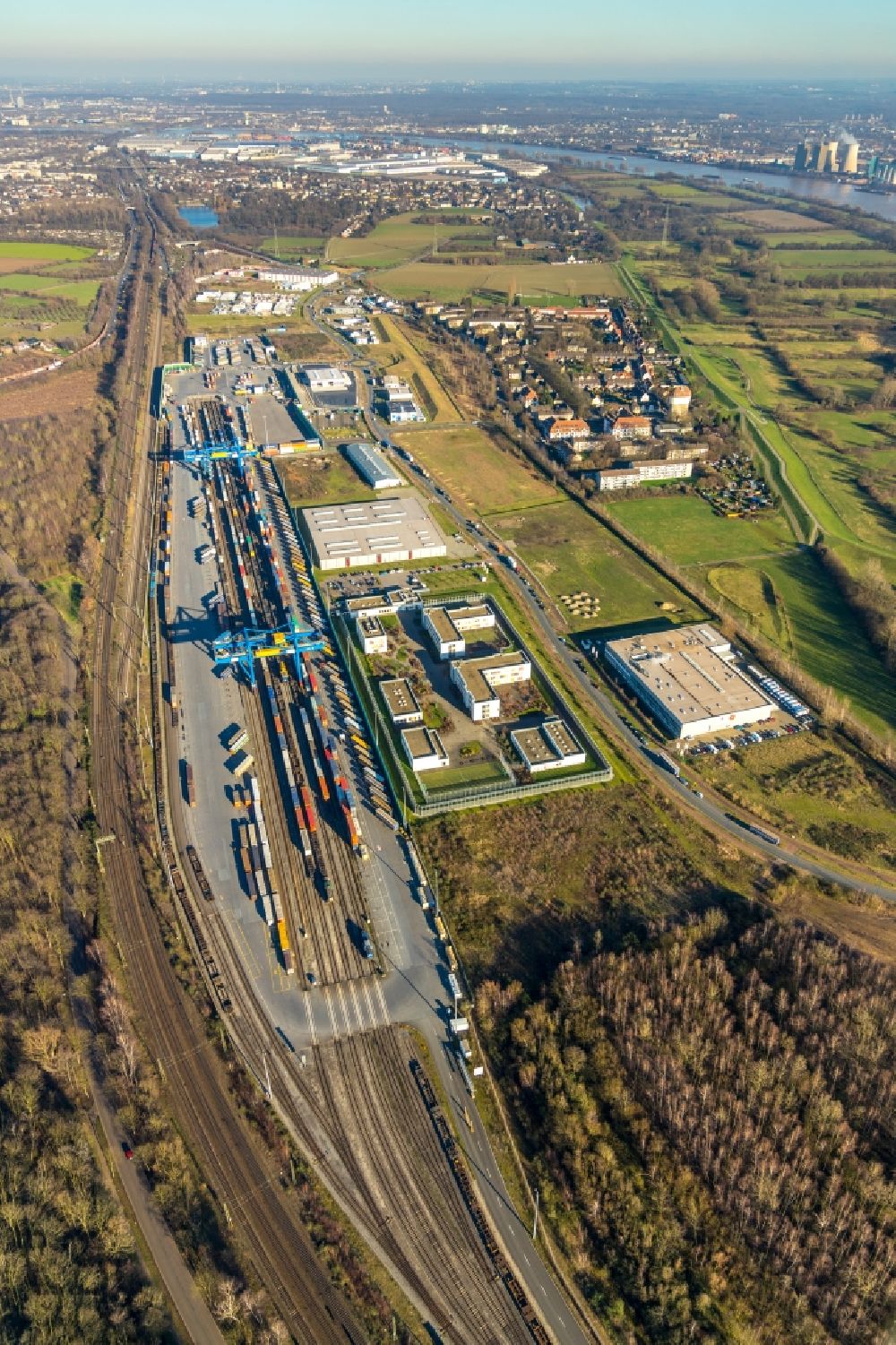 Luftaufnahme Duisburg - Container- Terminal Samskip Multimodal Rail Terminal in Duisburg im Bundesland Nordrhein-Westfalen, Deutschland