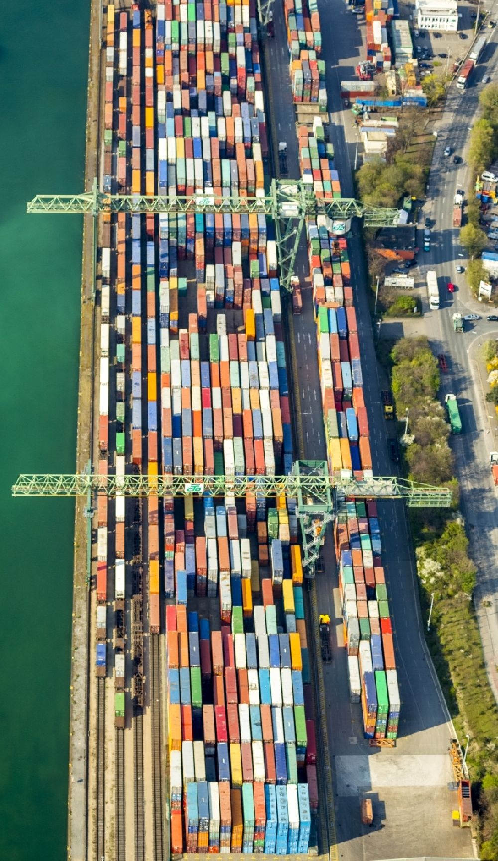 Luftbild Dortmund - Container - Terminal - und Verladestation im Dortmunder Hafen in Dortmund im Bundesland Nordrhein-Westfalen