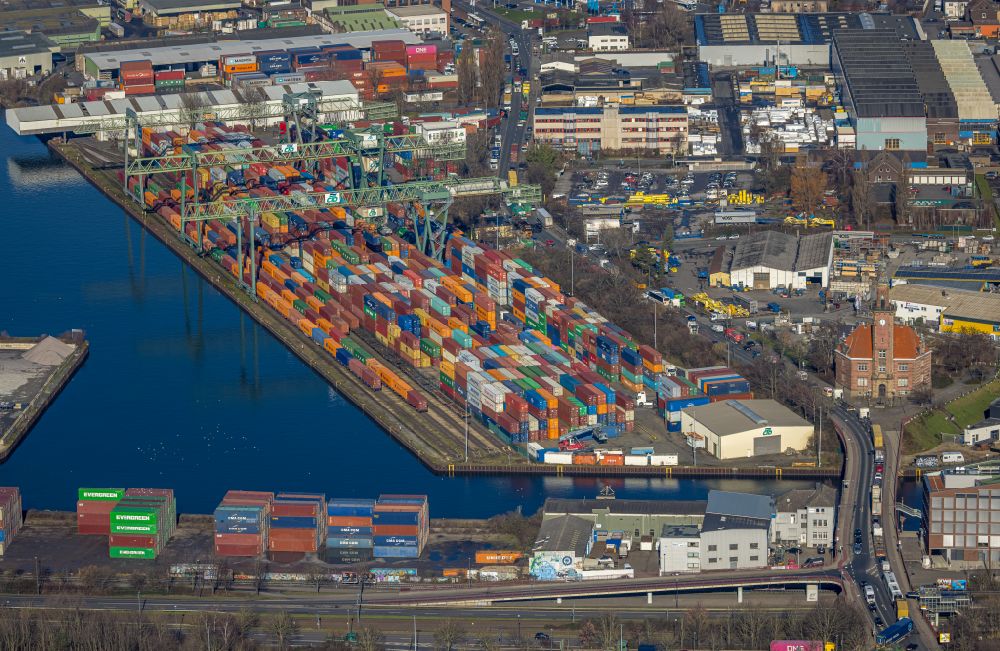 Dortmund von oben - Container - Terminal - und Verladestation im Dortmunder Hafen in Dortmund im Bundesland Nordrhein-Westfalen