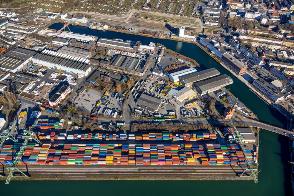Dortmund von oben - Container - Terminal - und Verladestation im Dortmunder Hafen in Dortmund im Bundesland Nordrhein-Westfalen, Deutschland