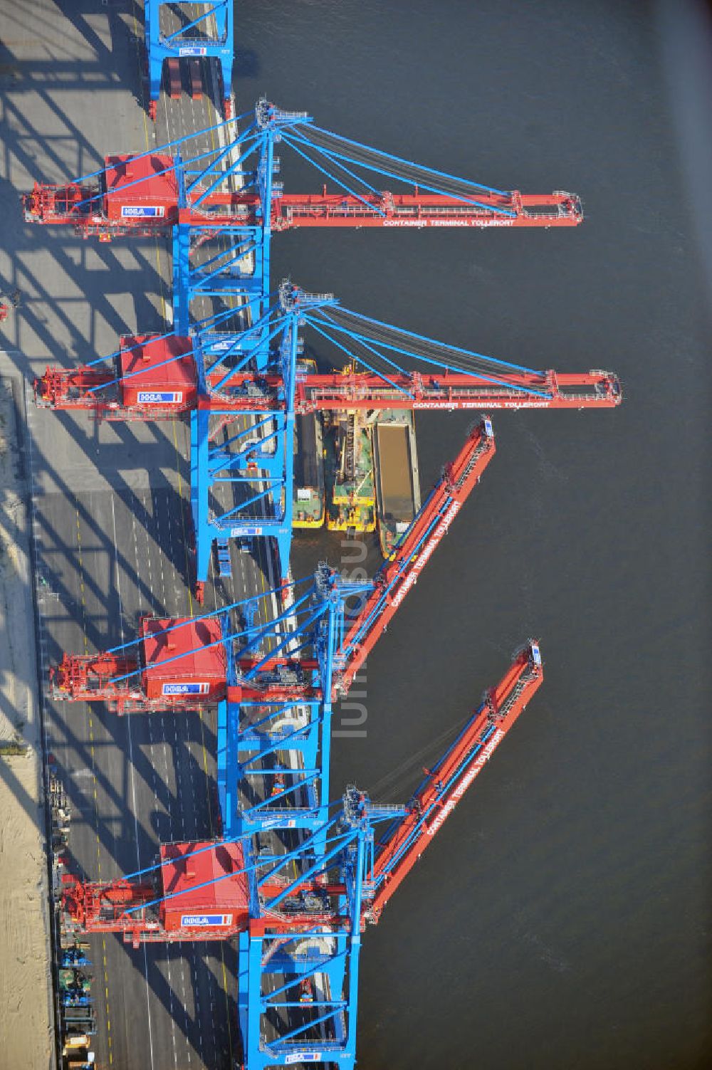 Hamburg aus der Vogelperspektive: Containerhafen Hamburg