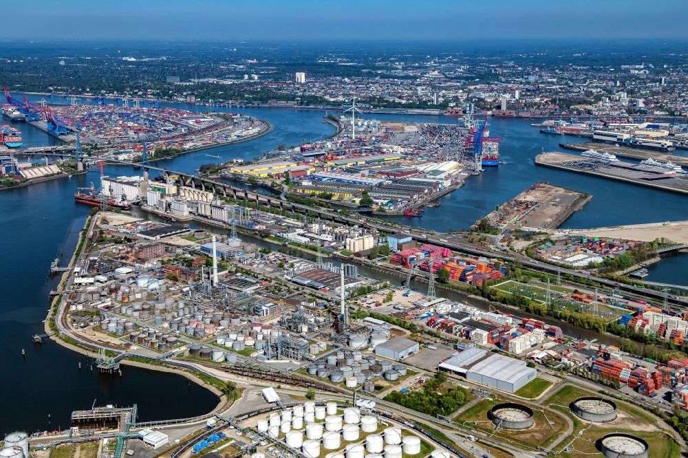 Luftaufnahme Hamburg - Containerhafen des Waltershofer Hafen hinter dem Geländer der H&R Ölwerke Schindler GmbH in Hamburg, Deutschland