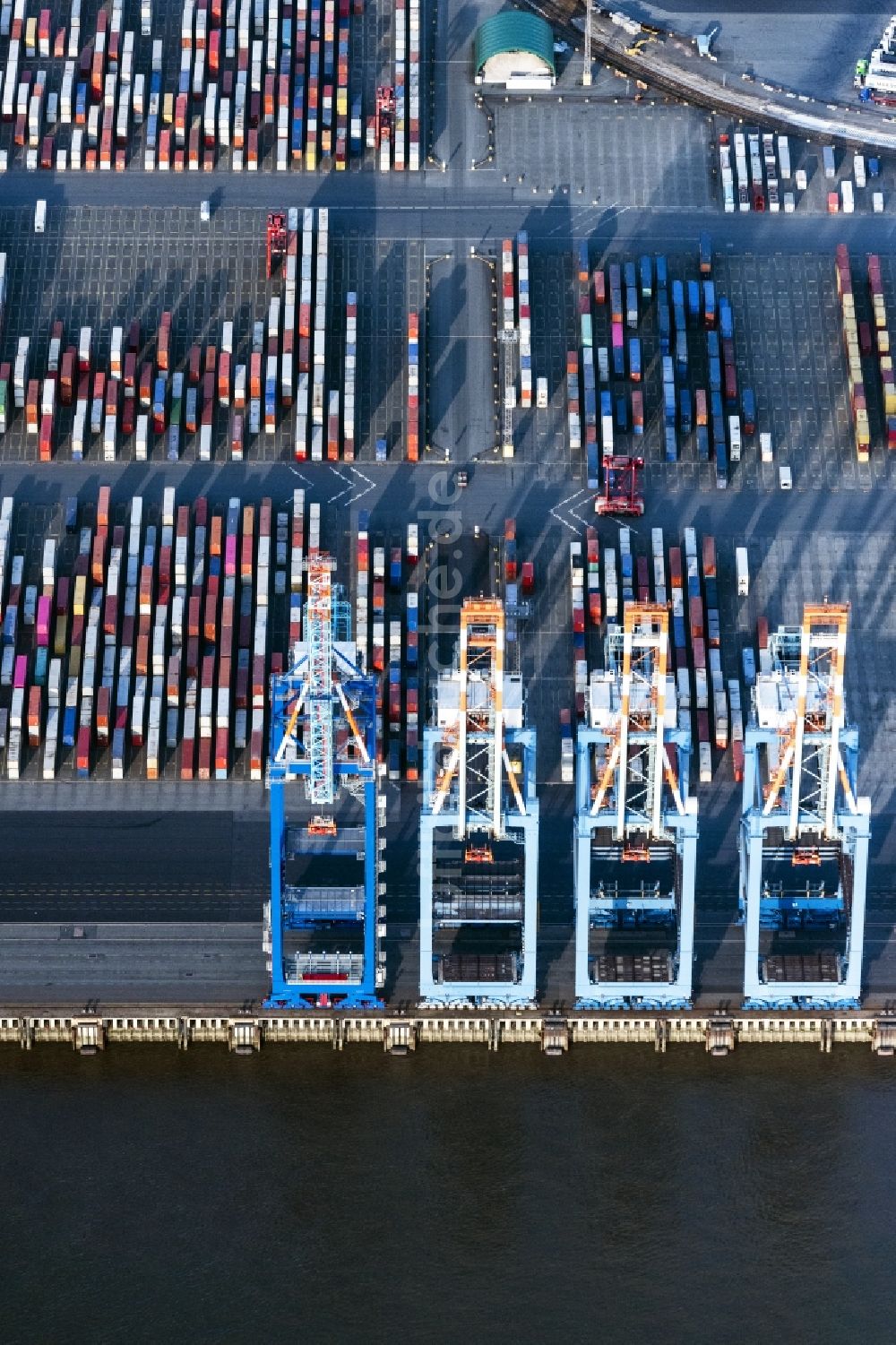 Luftbild Bremerhaven - Containerkräne am Containerterminal im Containerhafen des Überseehafen Bremerhaven in Bremerhaven im Bundesland Bremen, Deutschland