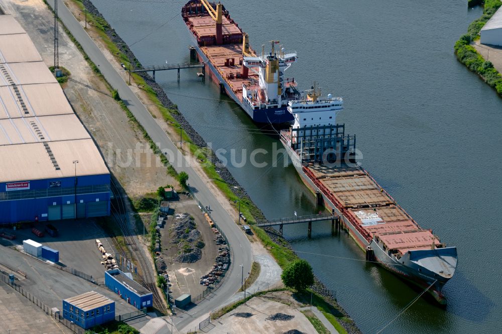Bremen von oben - Containerschiff Motiv Ation D und Rainer D im Hafen der Weser in Bremen, Deutschland