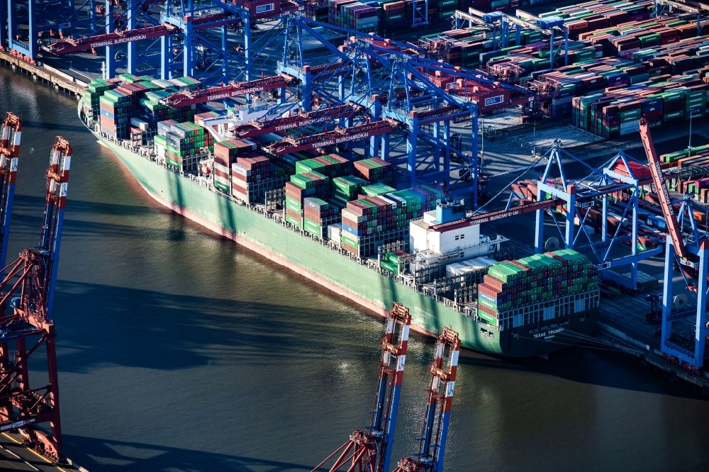 Luftaufnahme Hamburg - Containerschiff Texas Triumph am Burchardkai im Hafen im Ortsteil Waltershof in Hamburg, Deutschland