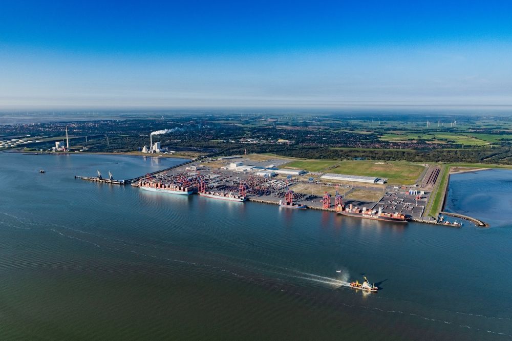 Luftaufnahme Wilhelmshaven - Containerterminal im Containerhafen des Überseehafen JadeWeserPort ( JWP )in Wilhelmshaven im Bundesland Niedersachsen, Deutschland