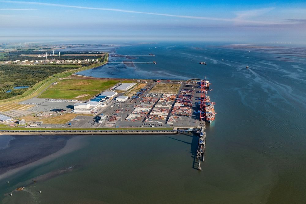 Luftbild Wilhelmshaven - Containerterminal im Containerhafen des Überseehafen JadeWeserPort ( JWP )in Wilhelmshaven im Bundesland Niedersachsen, Deutschland