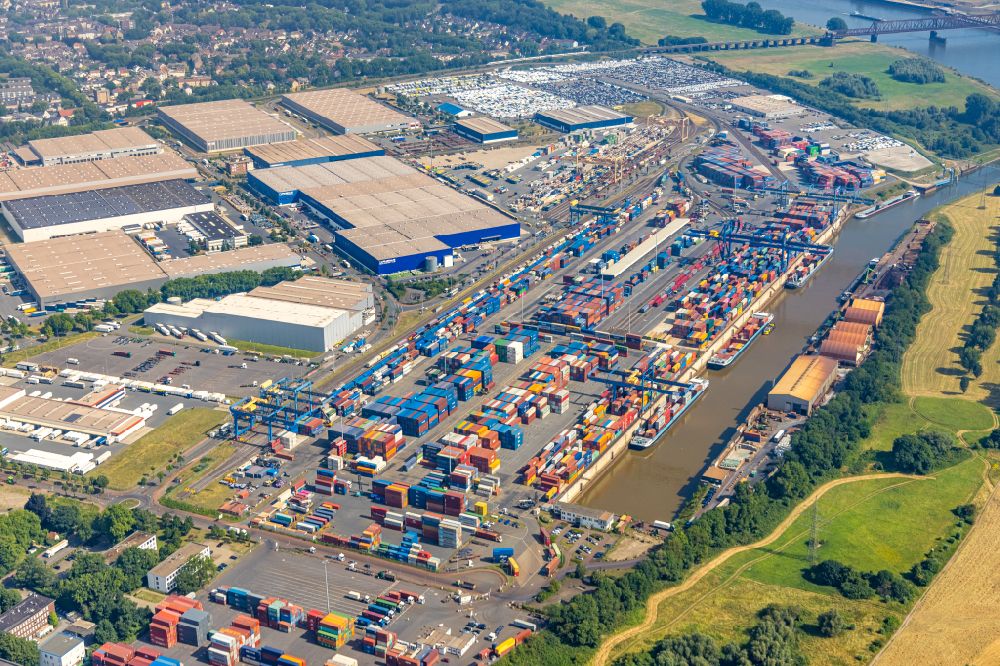 Duisburg von oben - Containerterminal im Containerhafen des Binnenhafen Duisburg Intermodal Terminal (DIT) in Duisburg im Bundesland Nordrhein-Westfalen