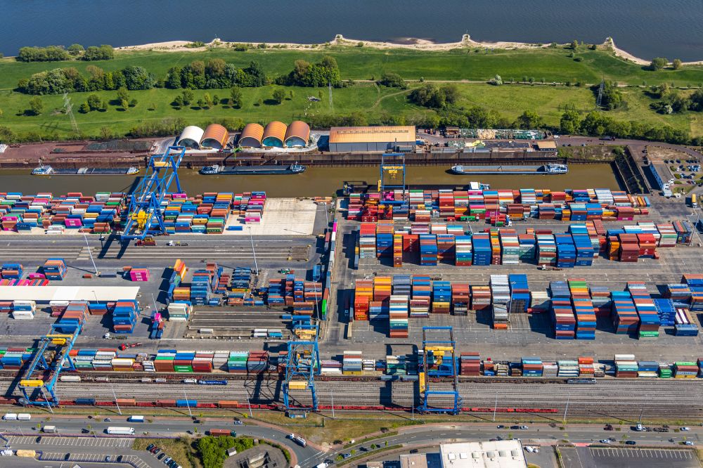 Luftbild Duisburg - Containerterminal im Containerhafen des Binnenhafen in Duisburg im Bundesland Nordrhein-Westfalen