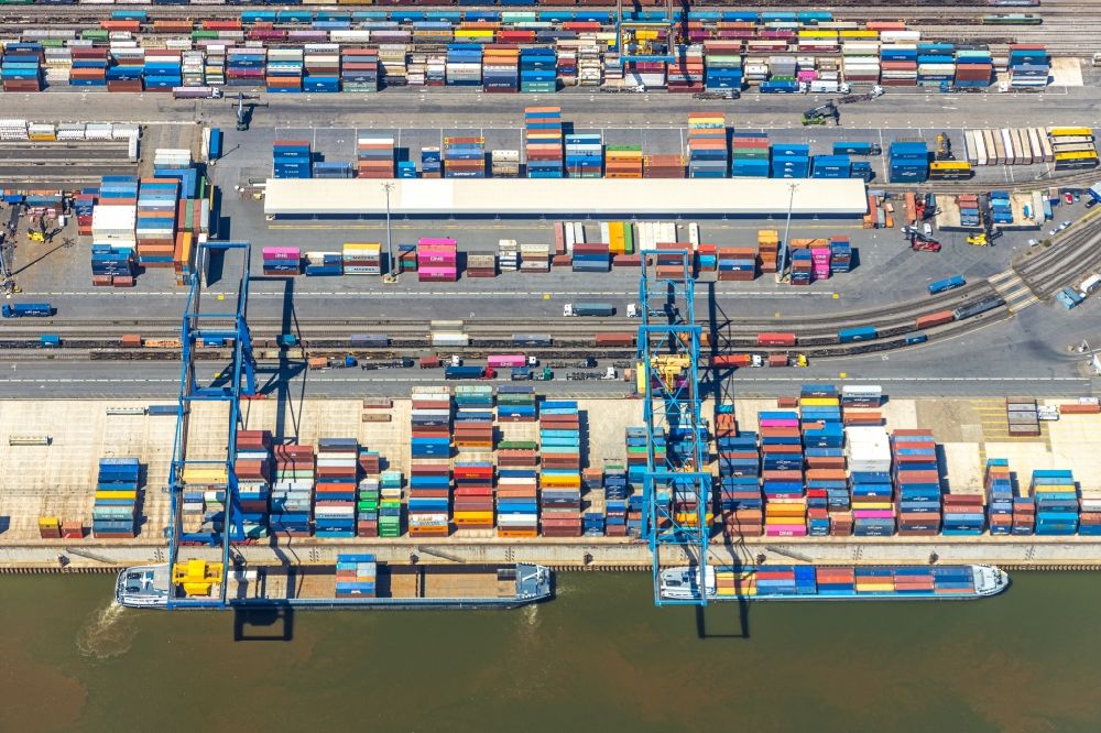 Duisburg aus der Vogelperspektive: Containerterminal im Containerhafen des Binnenhafen in Duisburg im Bundesland Nordrhein-Westfalen