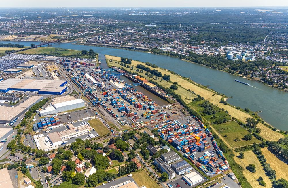 Duisburg aus der Vogelperspektive: Containerterminal im Containerhafen des Binnenhafen in Duisburg im Bundesland Nordrhein-Westfalen