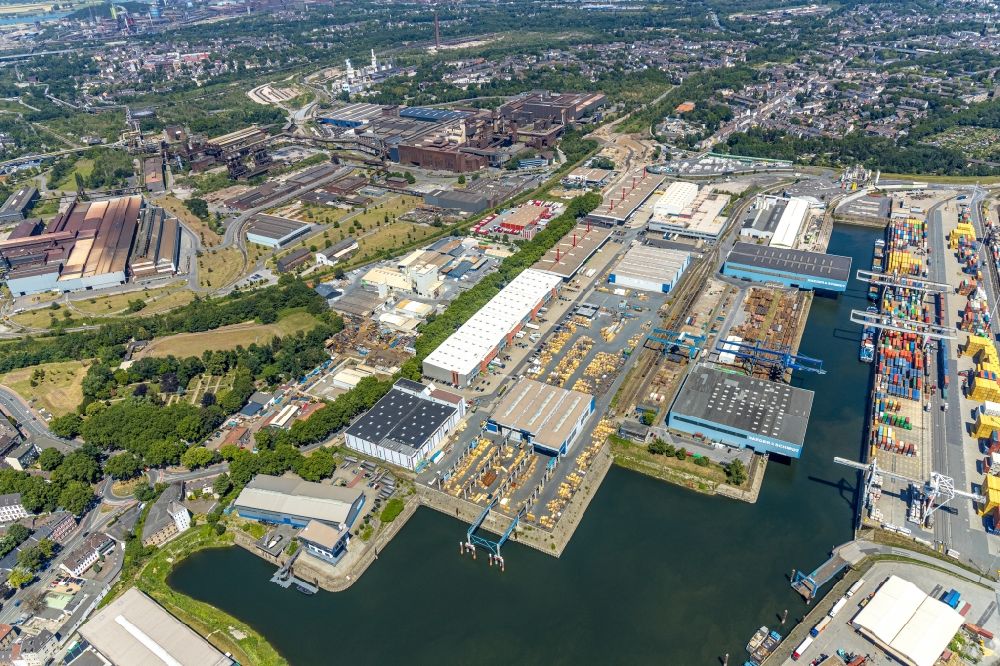 Duisburg von oben - Containerterminal im Containerhafen des Binnenhafen im Freihafen in Duisburg im Bundesland Nordrhein-Westfalen, Deutschland