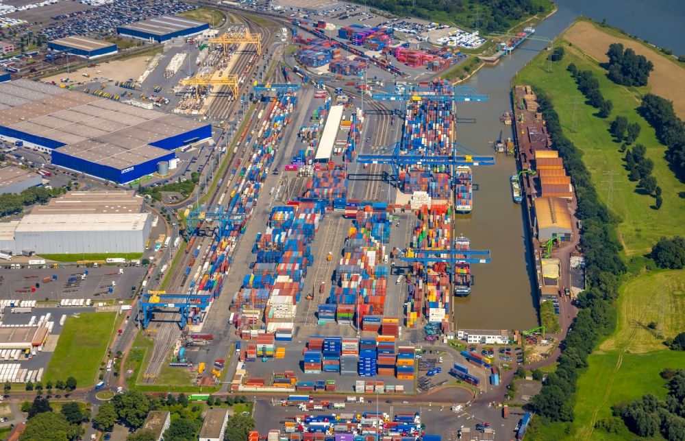 Duisburg aus der Vogelperspektive: Containerterminal im Containerhafen des Binnenhafen logport der DIT Duisburg Intermodal Terminal GmbH in Duisburg im Bundesland Nordrhein-Westfalen