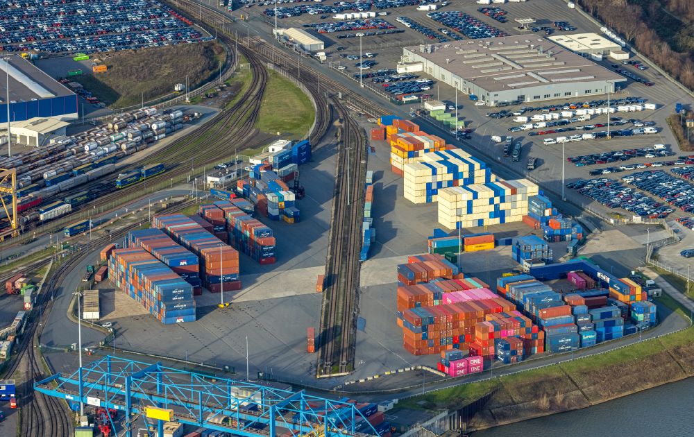 Duisburg von oben - Containerterminal im Containerhafen des Binnenhafen logport der DIT Duisburg Intermodal Terminal GmbH in Duisburg im Bundesland Nordrhein-Westfalen