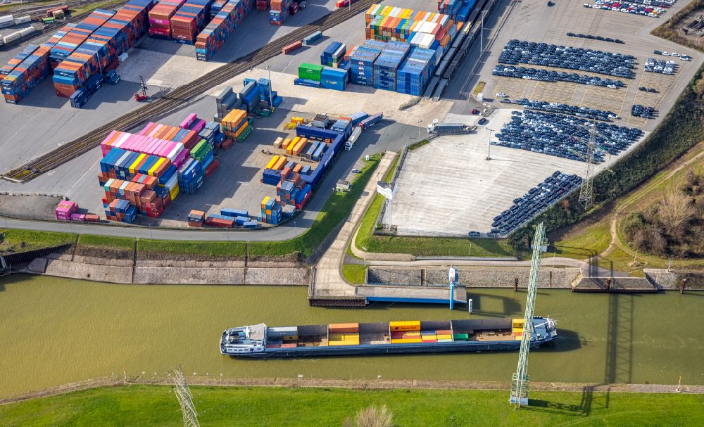 Luftaufnahme Duisburg - Containerterminal im Containerhafen des Binnenhafen logport der DIT Duisburg Intermodal Terminal GmbH in Duisburg im Bundesland Nordrhein-Westfalen