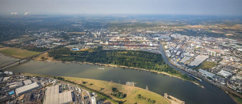 Neuss aus der Vogelperspektive: Containerterminal im Containerhafen des Binnenhafen in Neuss im Bundesland Nordrhein-Westfalen, Deutschland