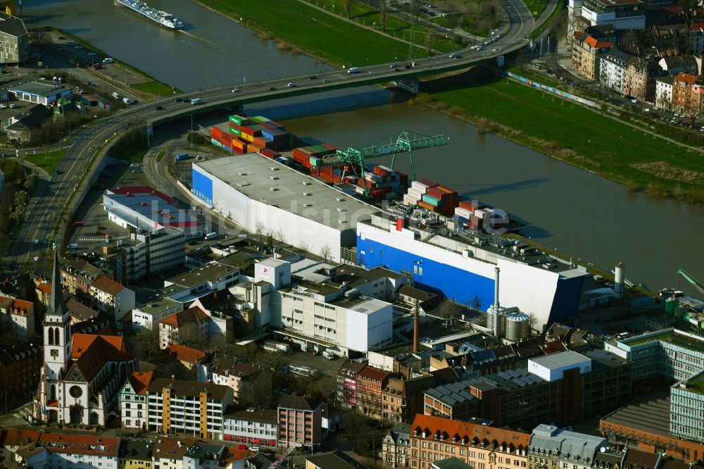 Mannheim aus der Vogelperspektive: Containerterminal im Containerhafen des Binnenhafen Am Salzkai im Ortsteil Mühlauhafen in Mannheim im Bundesland Baden-Württemberg, Deutschland