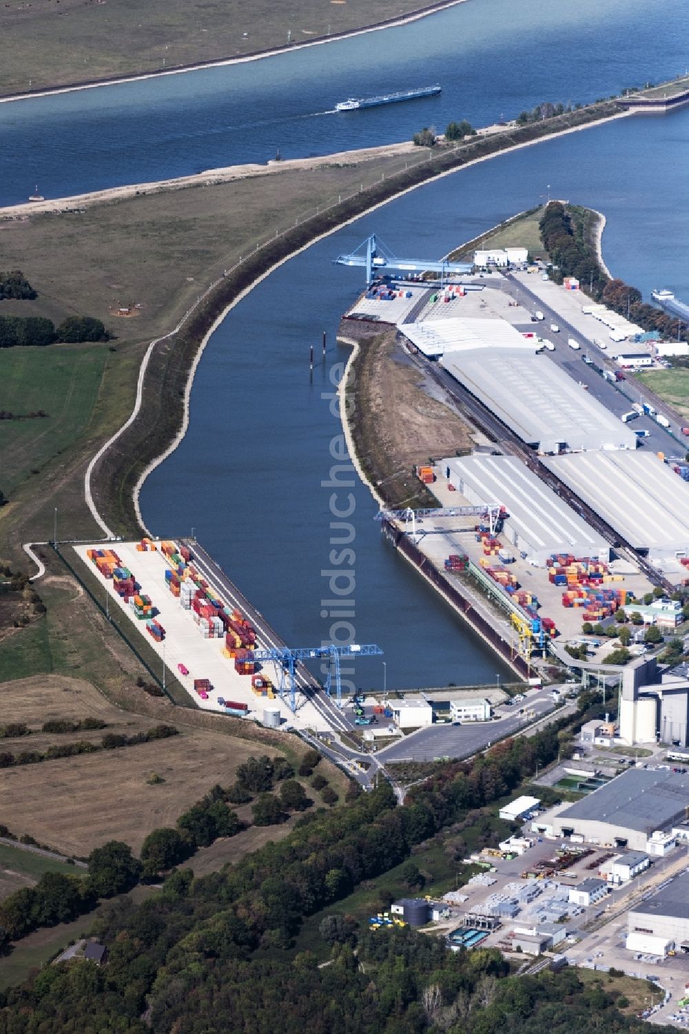 Luftbild Voerde (Niederrhein) - Containerterminal im Containerhafen des Binnenhafen am Wesel-Datteln-Kanal im Ortsteil Spellen in Voerde (Niederrhein) im Bundesland Nordrhein-Westfalen