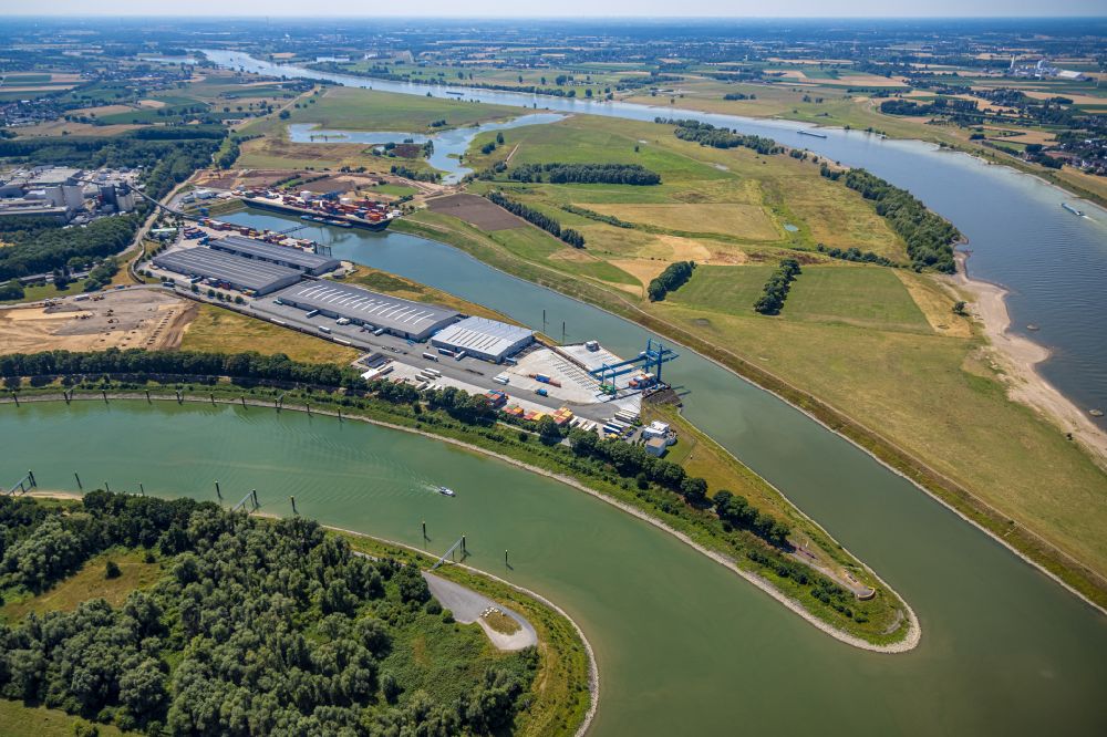 Luftbild Voerde (Niederrhein) - Containerterminal im Containerhafen des Binnenhafen am Wesel-Datteln-Kanal im Ortsteil Spellen in Voerde (Niederrhein) im Bundesland Nordrhein-Westfalen
