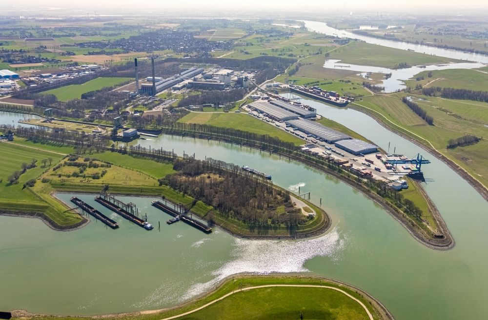 Luftbild Voerde (Niederrhein) - Containerterminal im Containerhafen des Binnenhafen am Wesel-Datteln-Kanal in Voerde (Niederrhein) im Bundesland Nordrhein-Westfalen