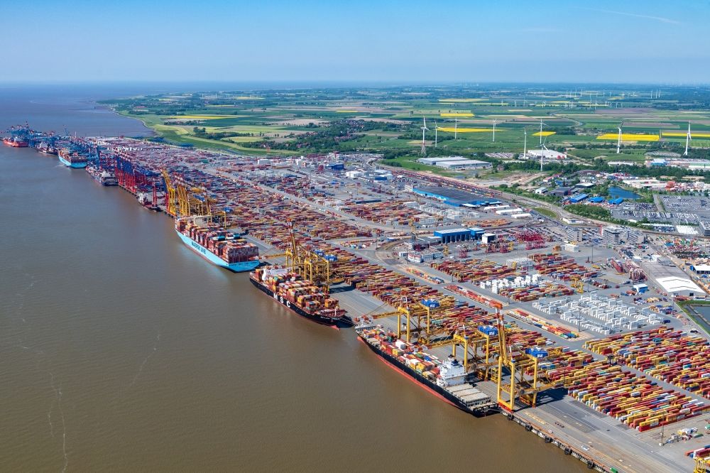 Bremerhaven aus der Vogelperspektive: Containerterminal im Containerhafen in Bremerhaven im Bundesland Bremen