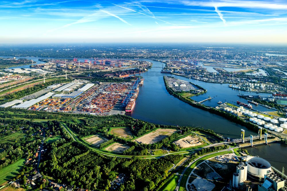 Hamburg aus der Vogelperspektive: Containerterminal HHLA Container Terminal Altenwerder (CTA) am Ufer der Elbe im Stadtteil Altenwerder in Hamburg