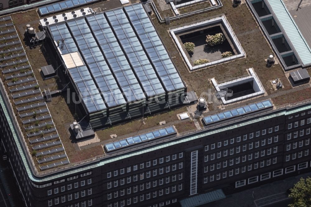Luftbild Gelsenkirchen - Dach des Gebäudes der Stadtverwaltung - Rathaus in Gelsenkirchen im Bundesland Nordrhein-Westfalen, Deutschland