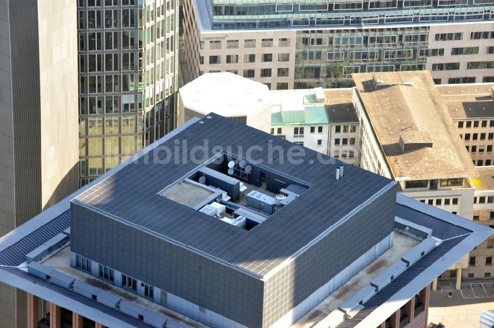 Luftbild Frankfurt am Main - Dach des Japan Tower in Frankfurt am Main / Bahnhofsviertel im Bundesland Hessen