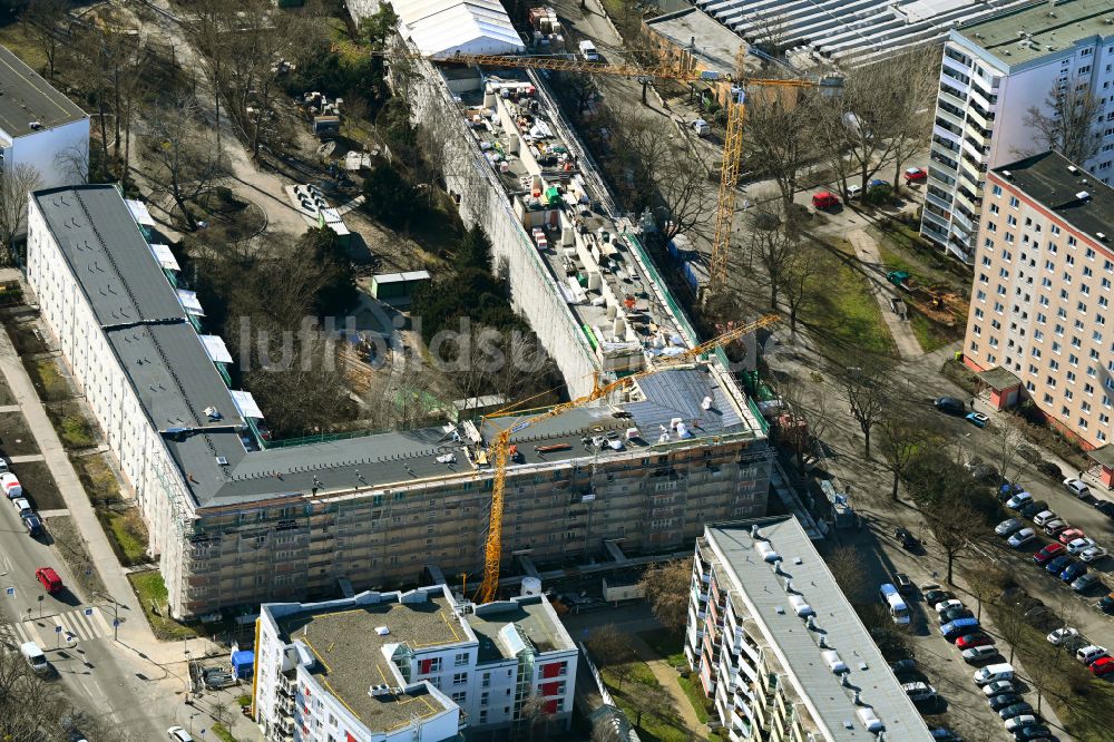 Luftaufnahme Berlin - Dachaufstockung der Gebäude im Wohngebiet Genslerstraße - Liebenwalder Straße - in Berlin, Deutschland