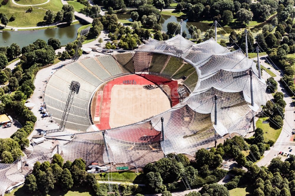 Luftbild München - Dachkonstruktion Olympiadach des Olympiastadions in München im Bundesland Bayern