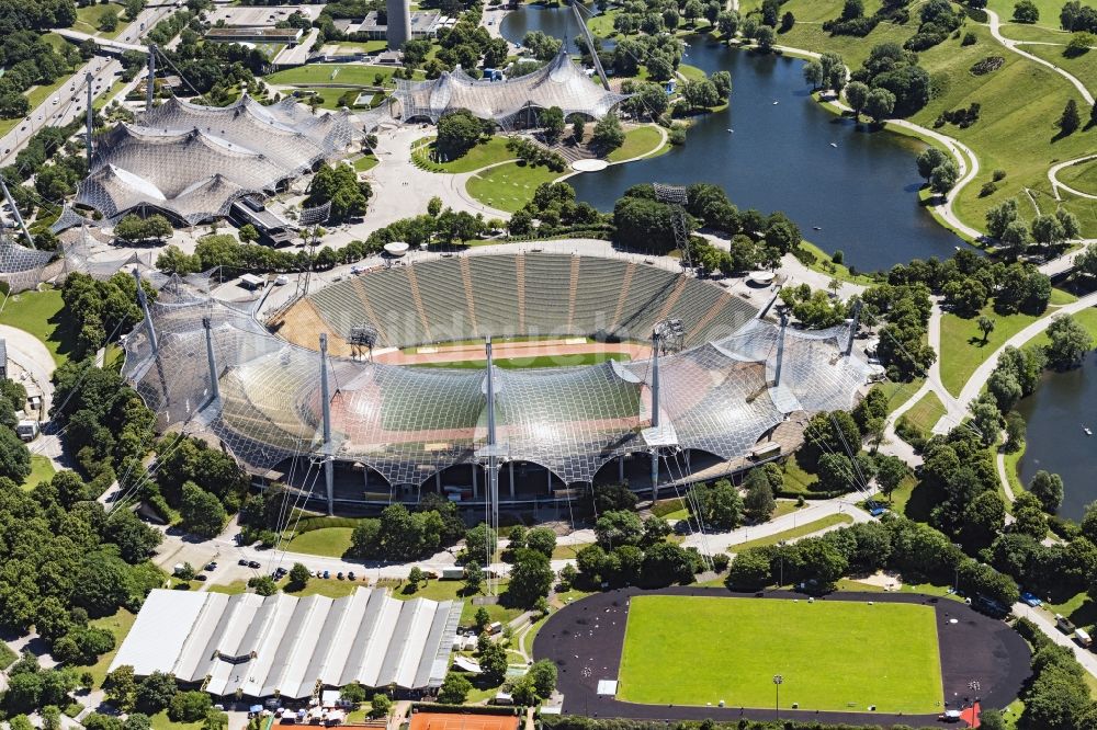 Luftbild München - Dachkonstruktion Olympiadach des Olympiastadions in München im Bundesland Bayern