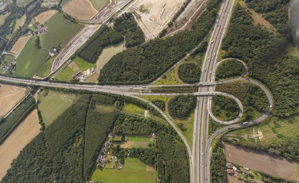 Luftbild Dortmund - Das Autobahnkreuz Dortmund-Nordwest im Bundesland Nordrhein-Westfalen NRW