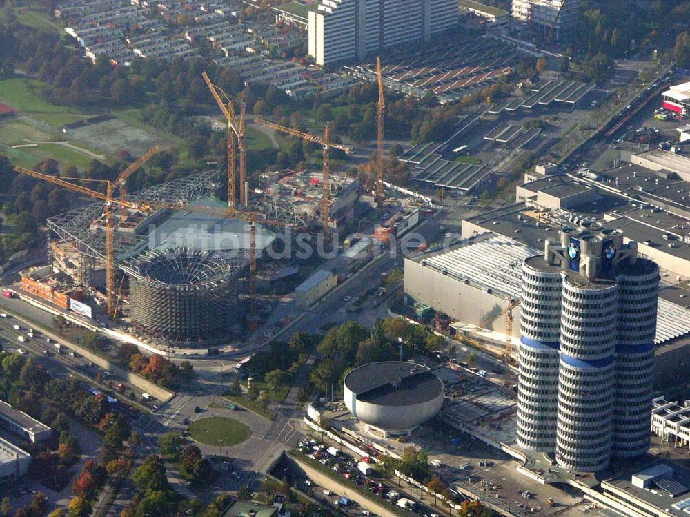 Luftbild München / Bayern - Das BMW Auslieferungs- und Eventcenter in München 11.10.2005