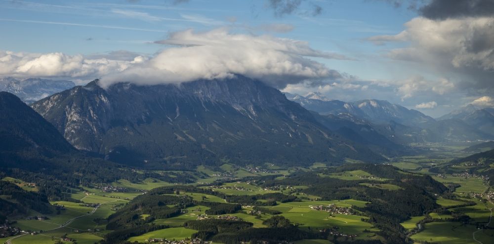 Luftaufnahme Radstadt - Das Dachsteingebirge bei Radstadt im Bundesland Salzburg in Österreich