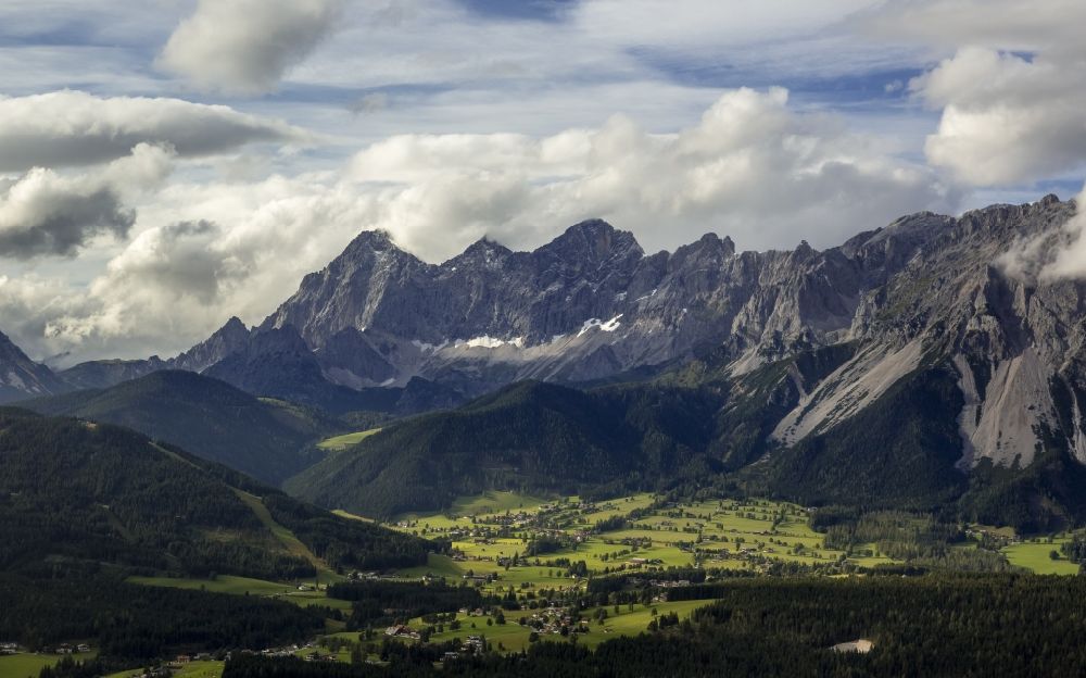 Luftbild Rohrmoos - Das Dachsteingebirge bei Rohrmoos im Bundesland Steiermark in Österreich