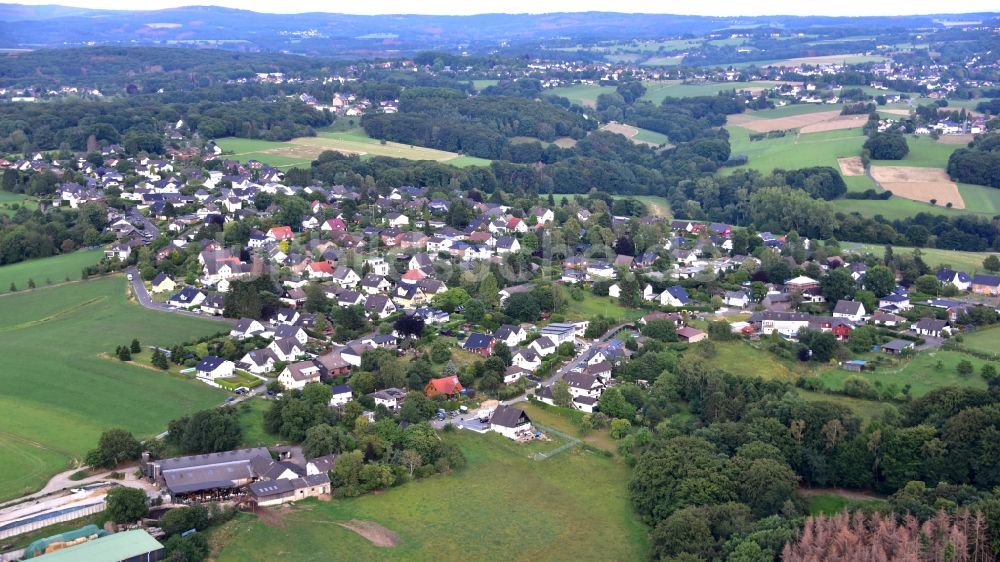 Hennef (Sieg) aus der Vogelperspektive: Das Dorf Lichtenberg im Bundesland Nordrhein-Westfalen, Deutschland