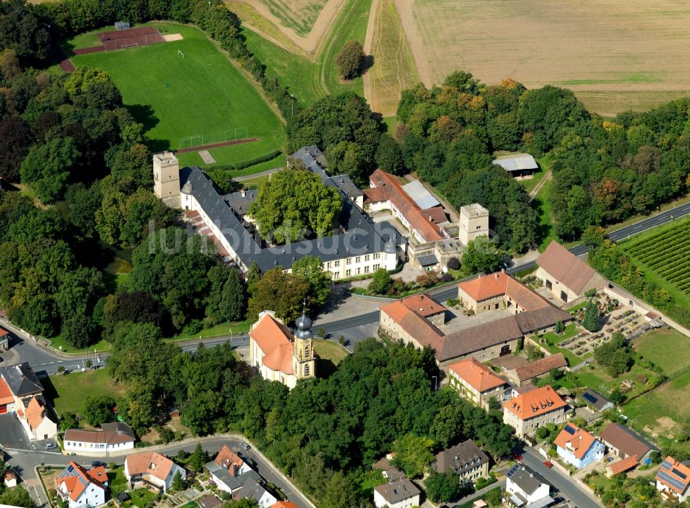 Volkach von oben - Das Gräflich Schönborn'sche Schloss Gaibach im Ortsteil Gaibach in Volkach im Bundesland Bayern