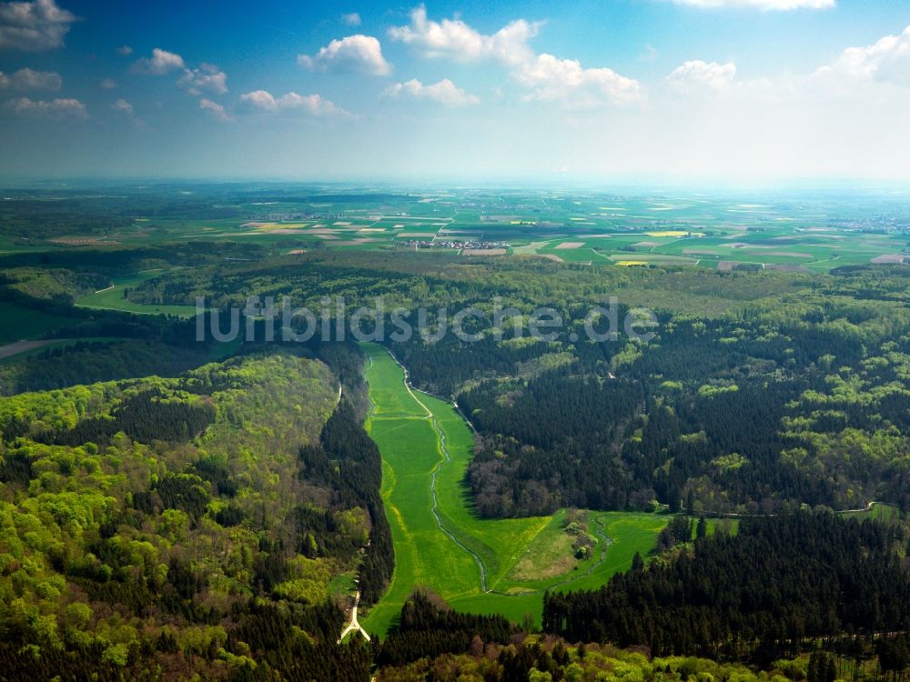 Luftaufnahme Bernstadt - Das Lonetal in der Gemeinde Bernstadt im Bundesland Baden-Württemberg