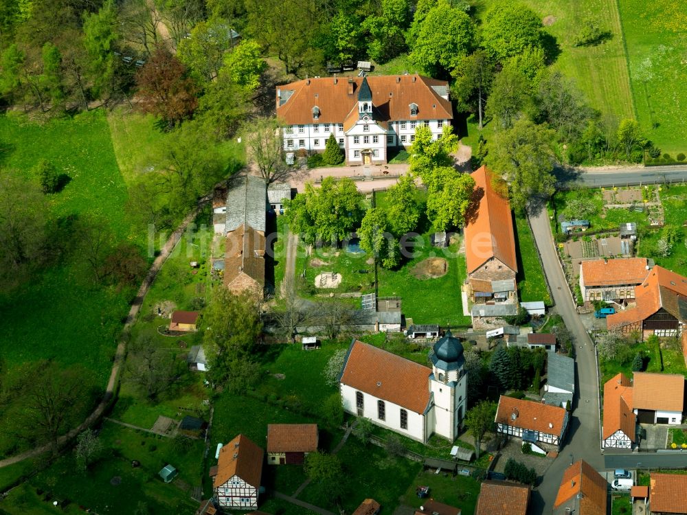 Stadtlengsfeld aus der Vogelperspektive: Das Obere Schloss im Stadtteil Gehaus in Stadtlengsfeld im Bundesland Thüringen