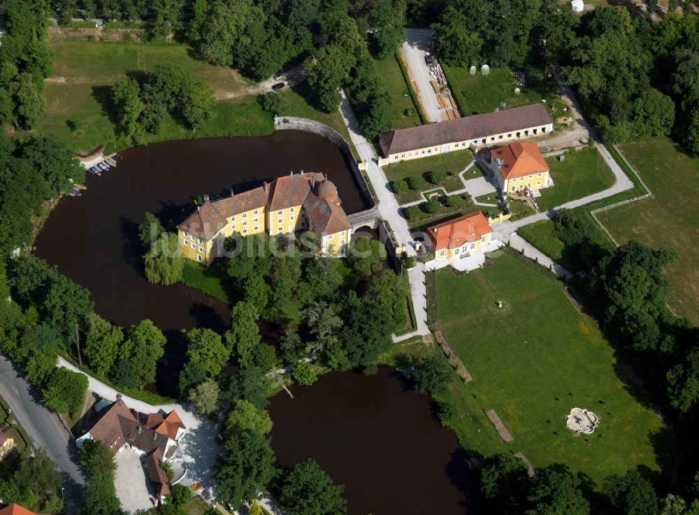 Heroldsbach von oben - Das Schloss Thurn in Heroldsbach im Bundesland Bayern