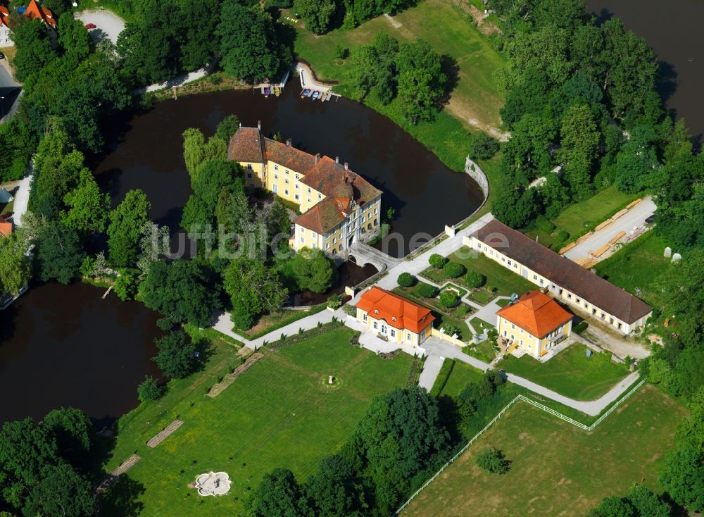 Heroldsbach aus der Vogelperspektive: Das Schloss Thurn in Heroldsbach im Bundesland Bayern