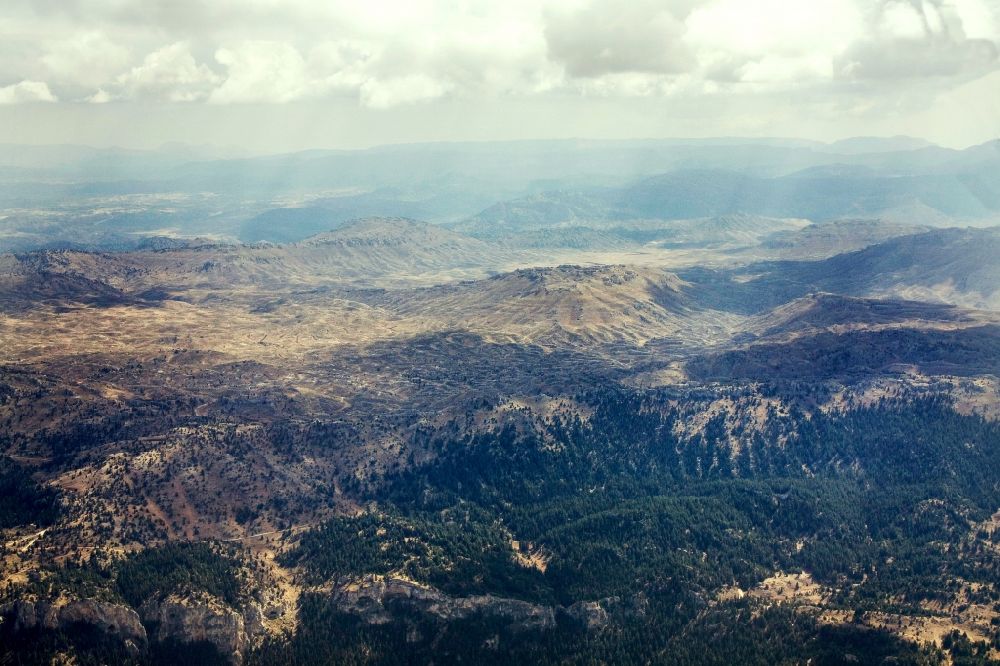 Luftbild Ermenek - Das Taurusgebirge in Südanatolien in der Türkei
