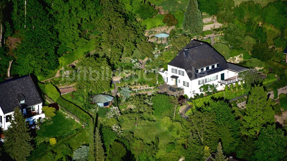 Luftaufnahme Bad Honnef - Das Wohnhaus Konrad Adenauers in Röhndorf im Bundesland Nordrhein-Westfalen, Deutschland