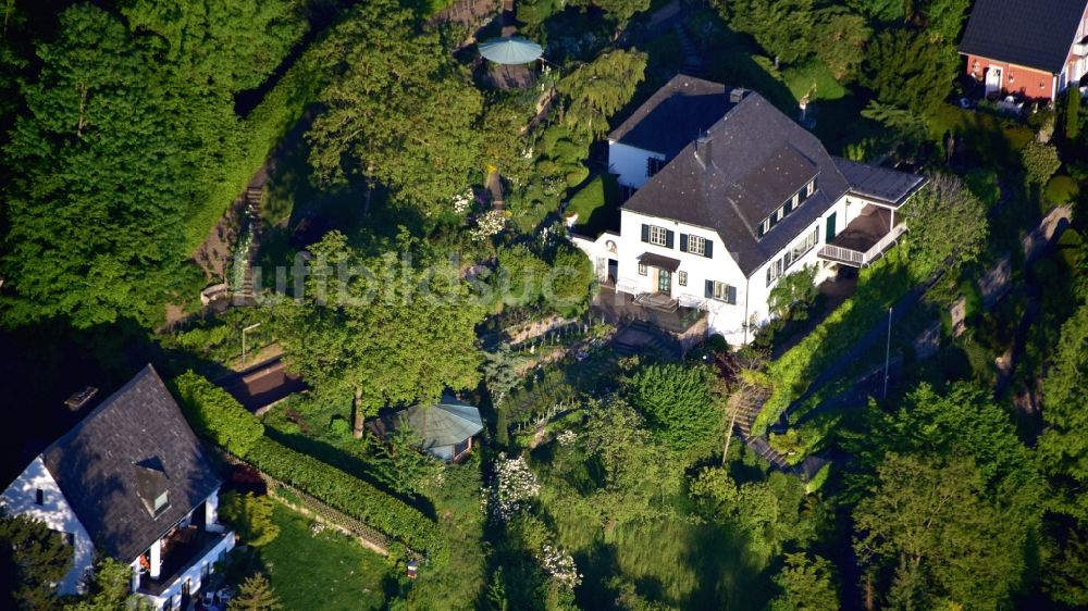 Luftaufnahme Bad Honnef - Das Wohnhaus Konrad Adenauers in Röhndorf im Bundesland Nordrhein-Westfalen, Deutschland